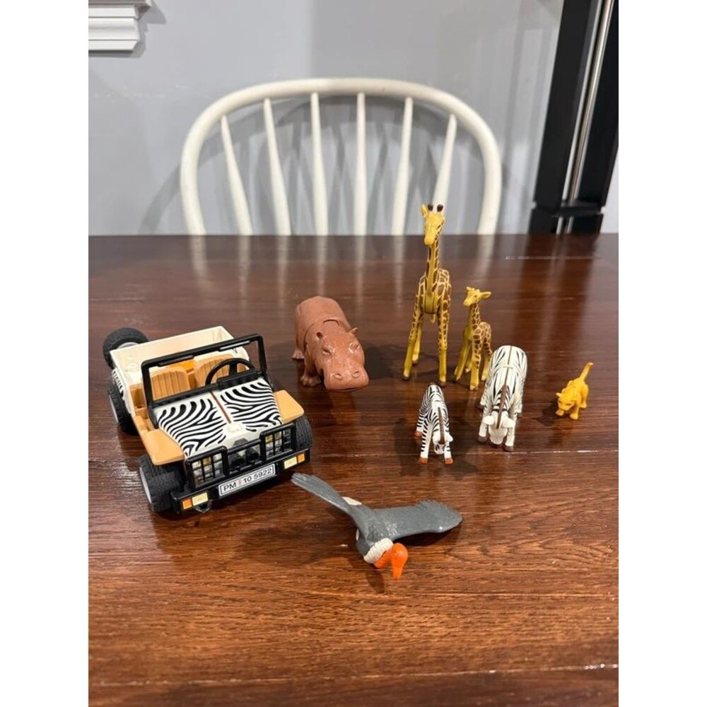 Playmobil 5922 Safari Jeep Wildlife Animal Lot Giraffe Zebra Hippo Vulture